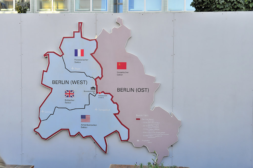 DSC_4917.jpg Остатки берлинской стены и американский блокпост на Фридрихштрассе